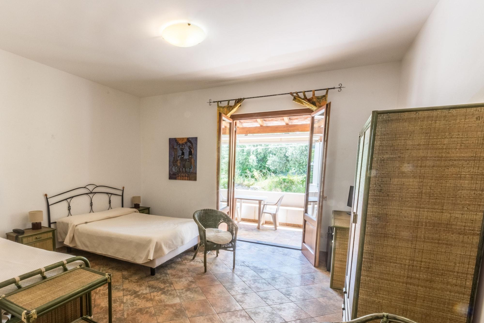 Residence Hotel Baia Portinenti Липари Екстериор снимка