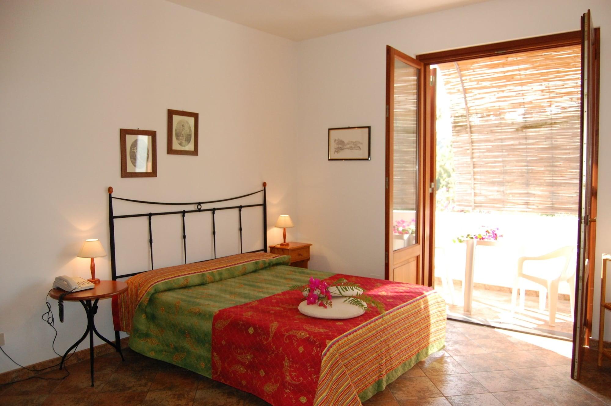 Residence Hotel Baia Portinenti Липари Екстериор снимка