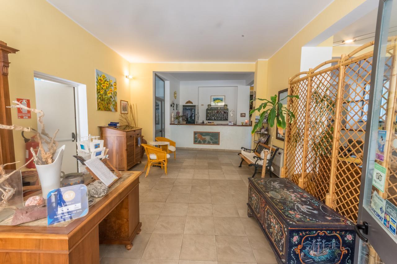 Residence Hotel Baia Portinenti Липари Екстериор снимка