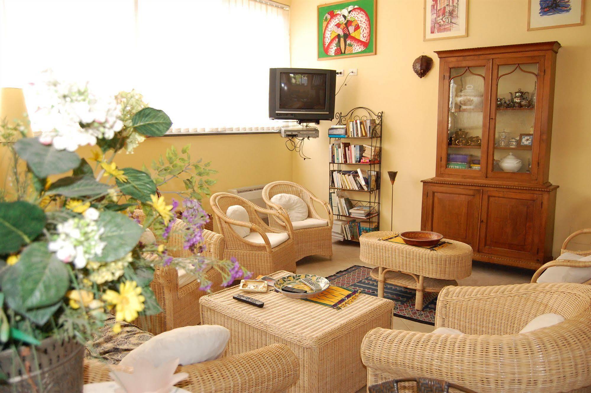 Residence Hotel Baia Portinenti Липари Екстериор снимка