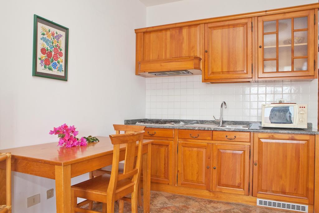 Residence Hotel Baia Portinenti Липари Екстериор снимка